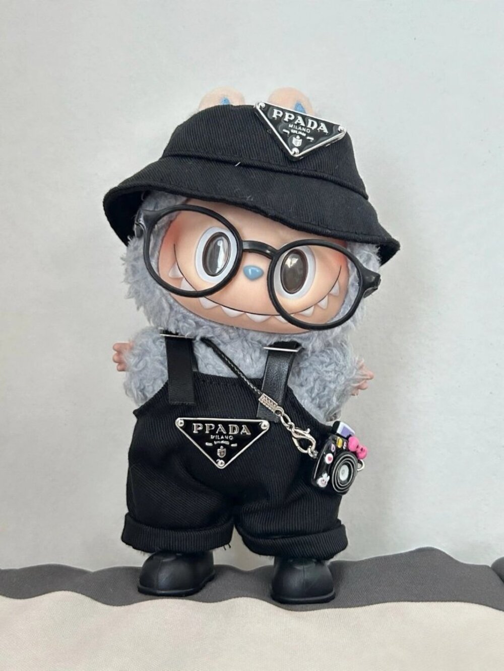 Labubu 17cm Doll Outfit – Black Street Style Set + Accessories | Brand New